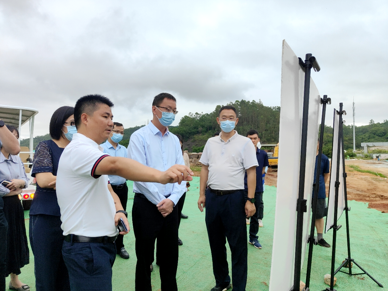 Leaders of Huiyang District led a team to the Meichuang Zhigu Industrial Park to carry out enterpris